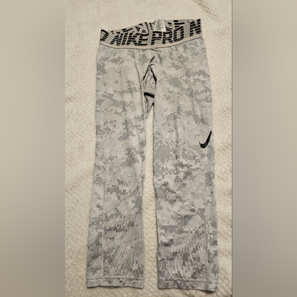 Nike Pro Gray Camo Leggings